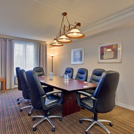 Holiday Inn Express Whitby Oshawa By Ihg מראה חיצוני תמונה