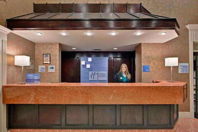 Holiday Inn Express Whitby Oshawa By Ihg מראה חיצוני תמונה