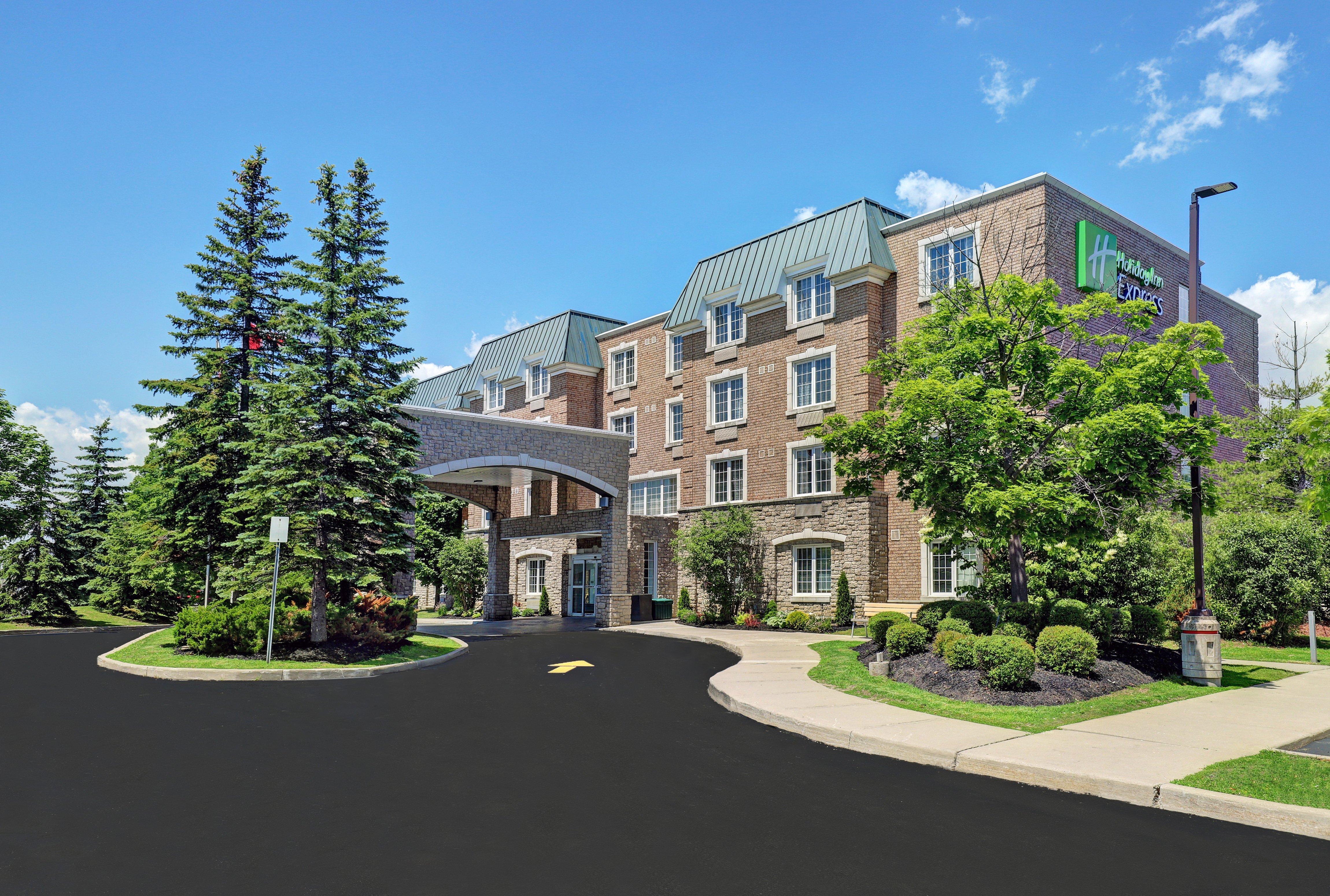 Holiday Inn Express Whitby Oshawa By Ihg מראה חיצוני תמונה