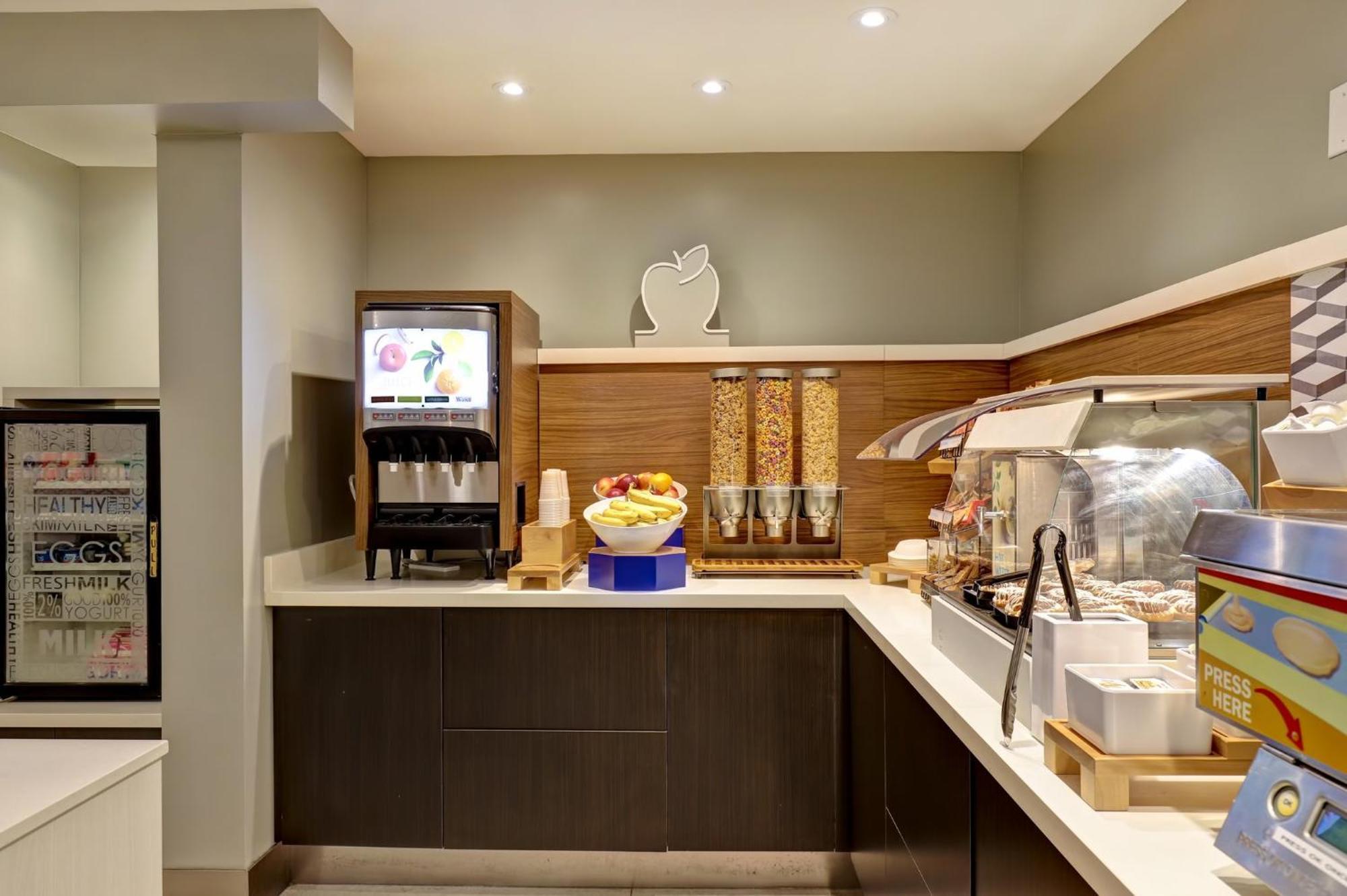 Holiday Inn Express Whitby Oshawa By Ihg מראה חיצוני תמונה
