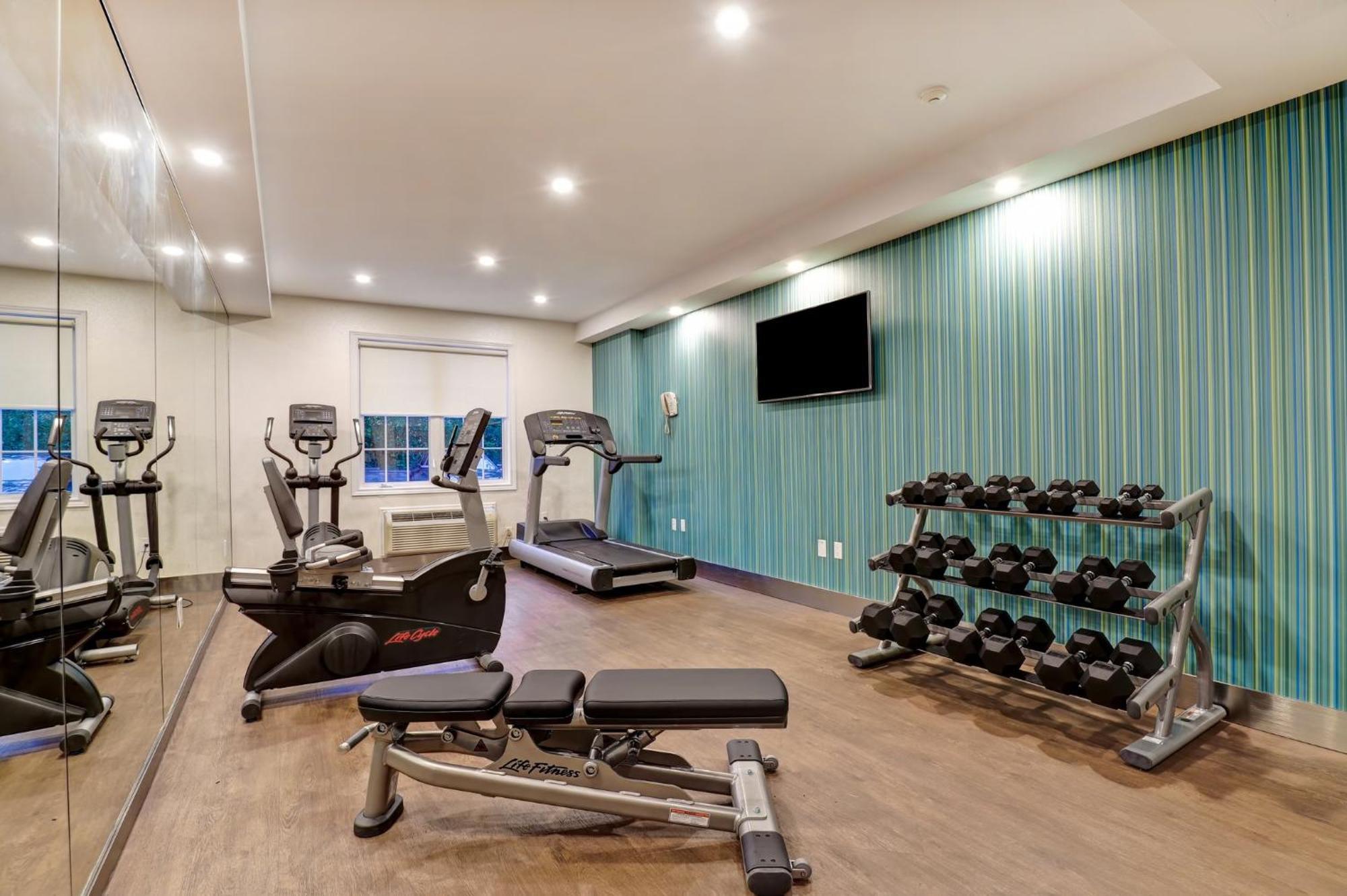 Holiday Inn Express Whitby Oshawa By Ihg מראה חיצוני תמונה