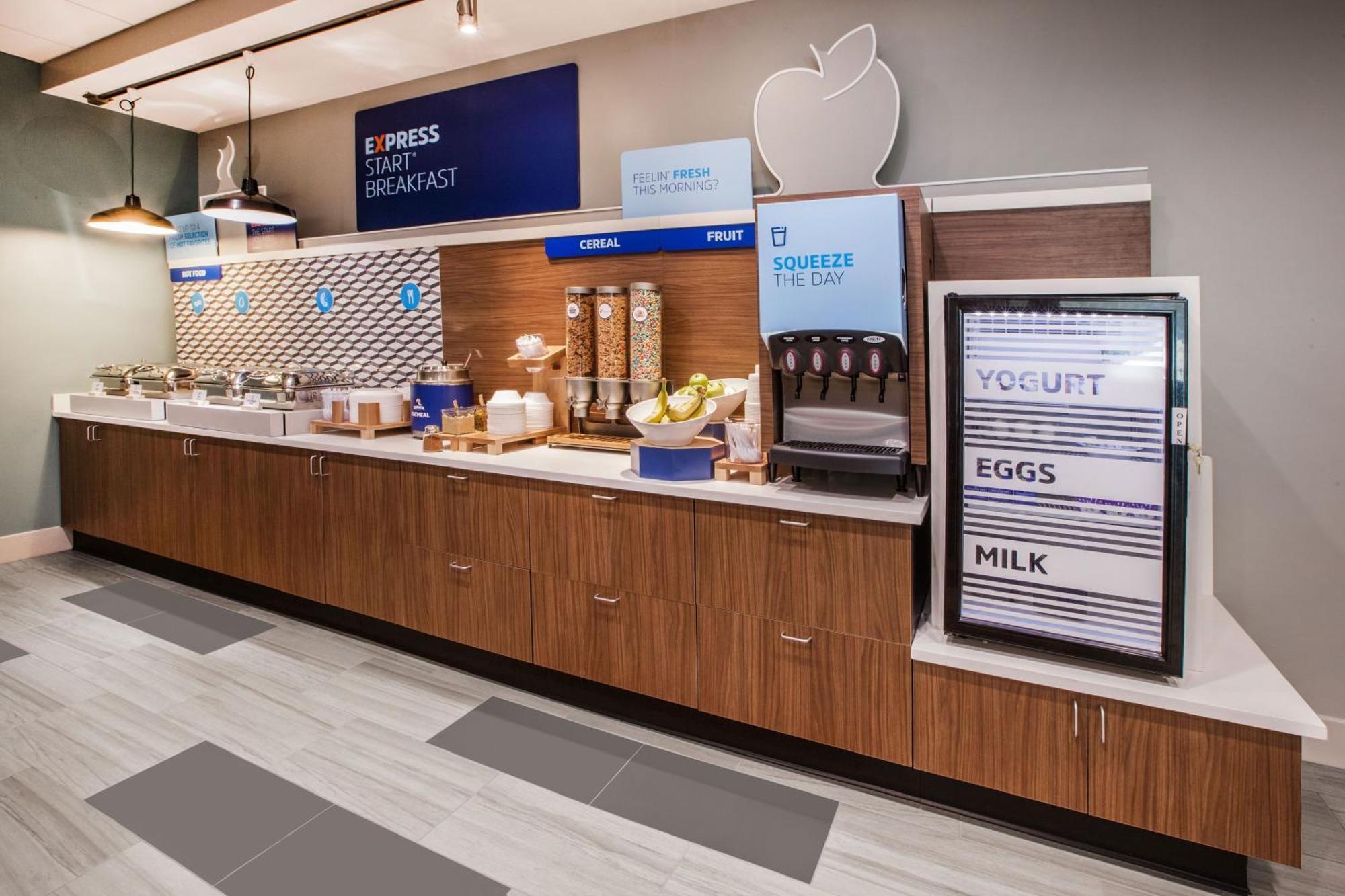 Holiday Inn Express Whitby Oshawa By Ihg מראה חיצוני תמונה