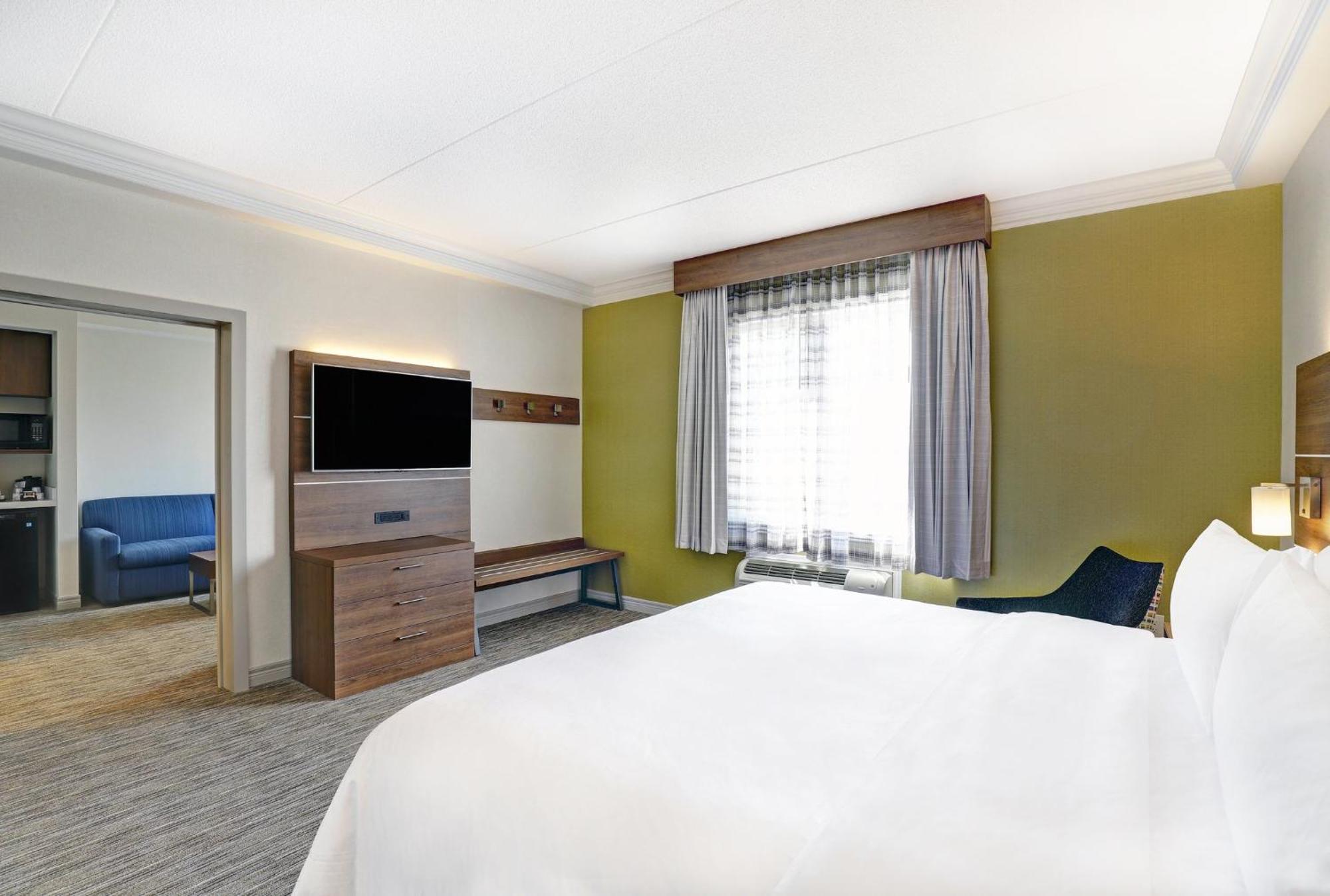 Holiday Inn Express Whitby Oshawa By Ihg מראה חיצוני תמונה