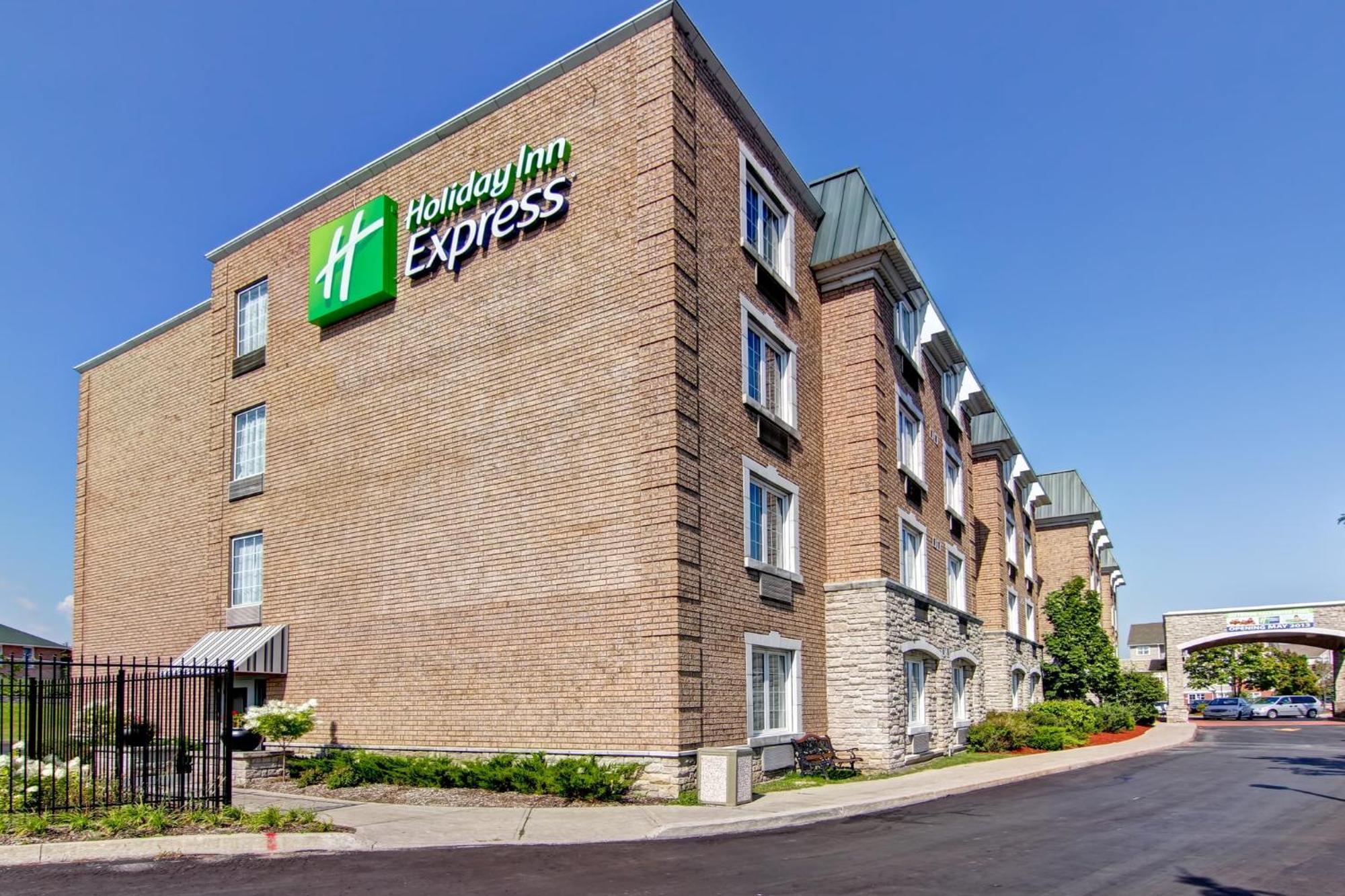 Holiday Inn Express Whitby Oshawa By Ihg מראה חיצוני תמונה