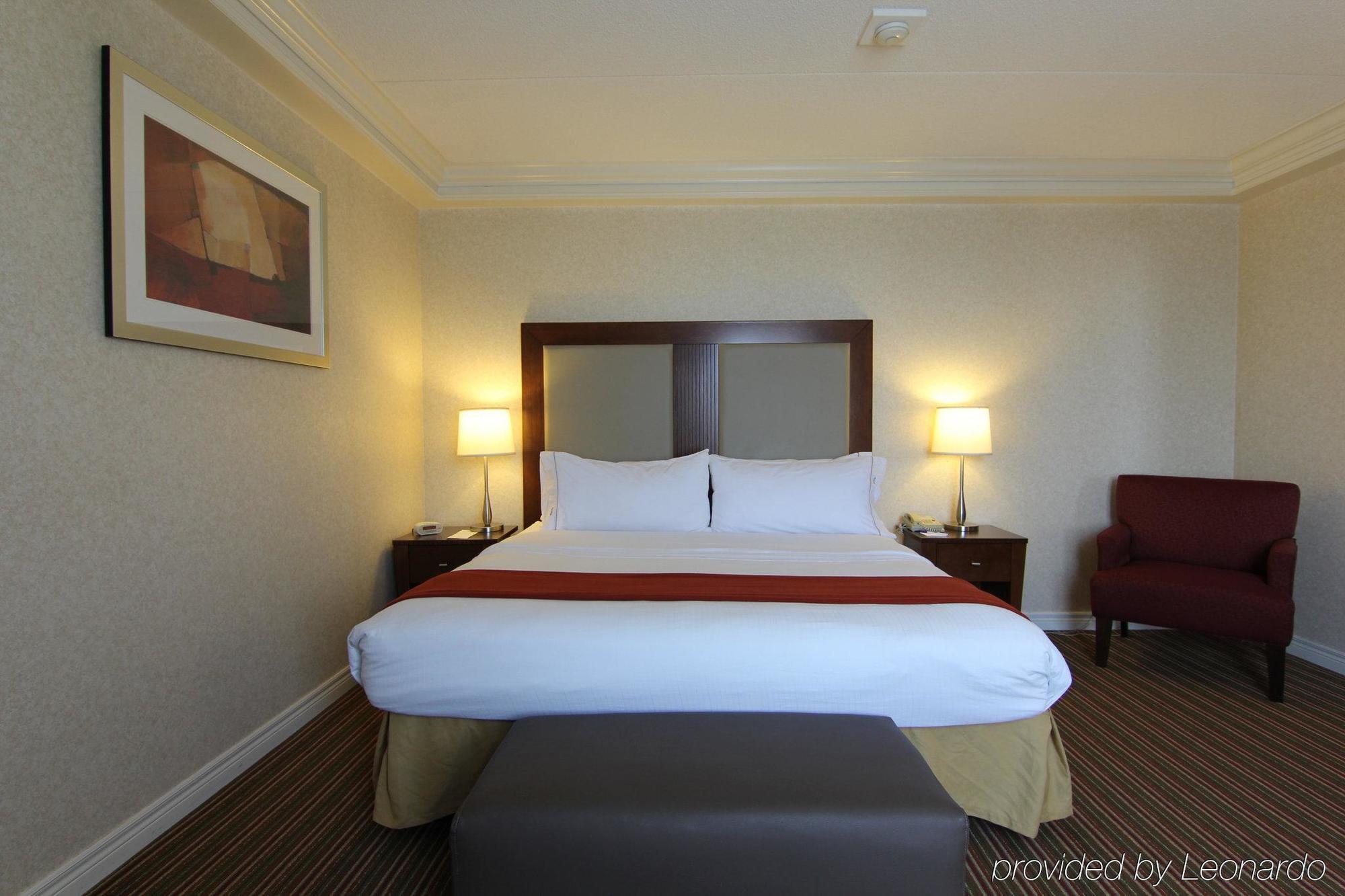 Holiday Inn Express Whitby Oshawa By Ihg מראה חיצוני תמונה