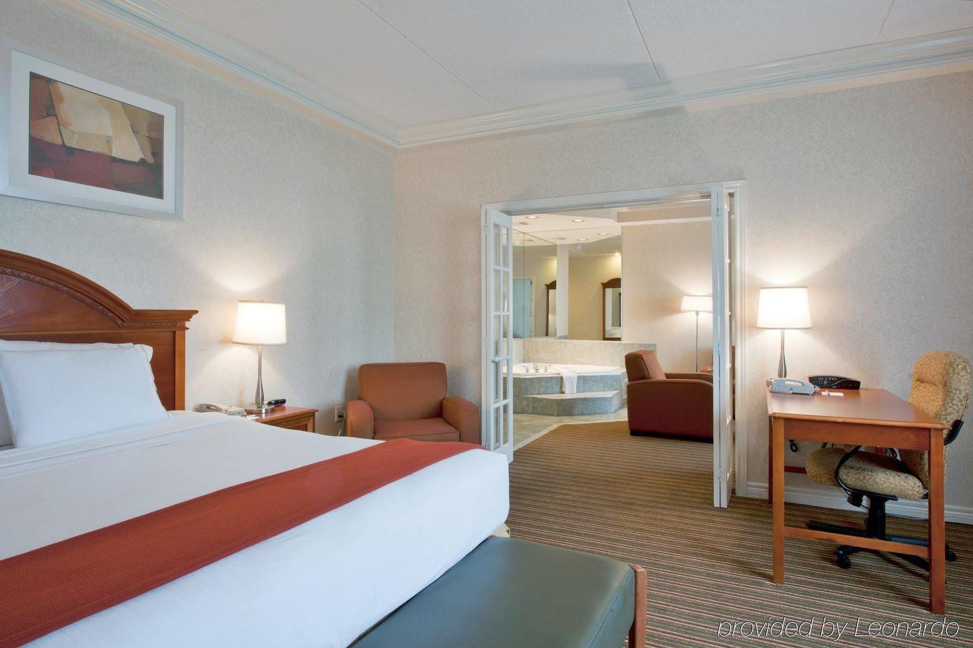 Holiday Inn Express Whitby Oshawa By Ihg חדר תמונה