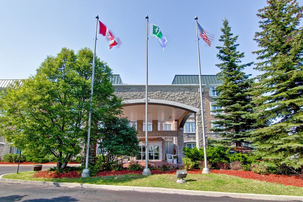 Holiday Inn Express Whitby Oshawa By Ihg מראה חיצוני תמונה